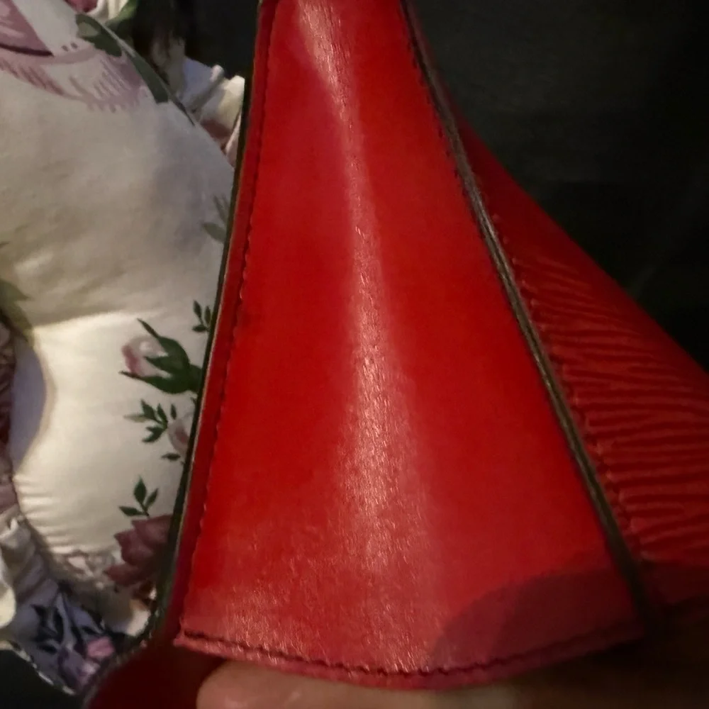 Authentic Louis Vuitton Carnime Red Epi Art Clutch - Picture 12 of 17